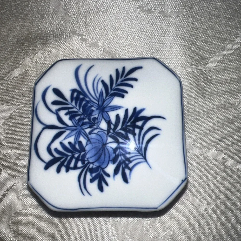 Vintage  Blue and White Floral Trinket Box Made In Thailand